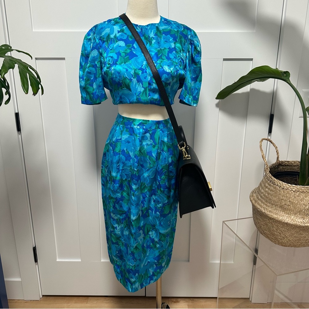 Silk Adrianna Papell Blue and Teal Silk Top And Matching Pencil Skirt